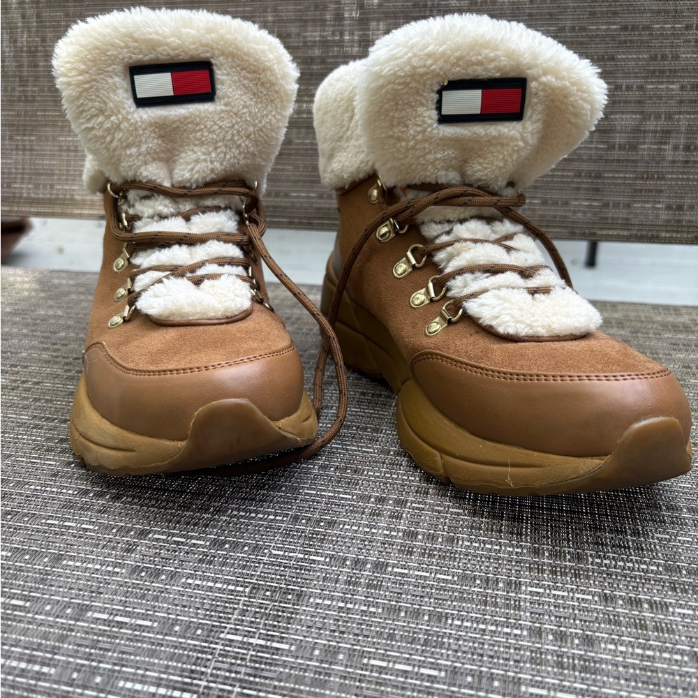 Tommy Hilfiger Tan Boots with Cream Lining